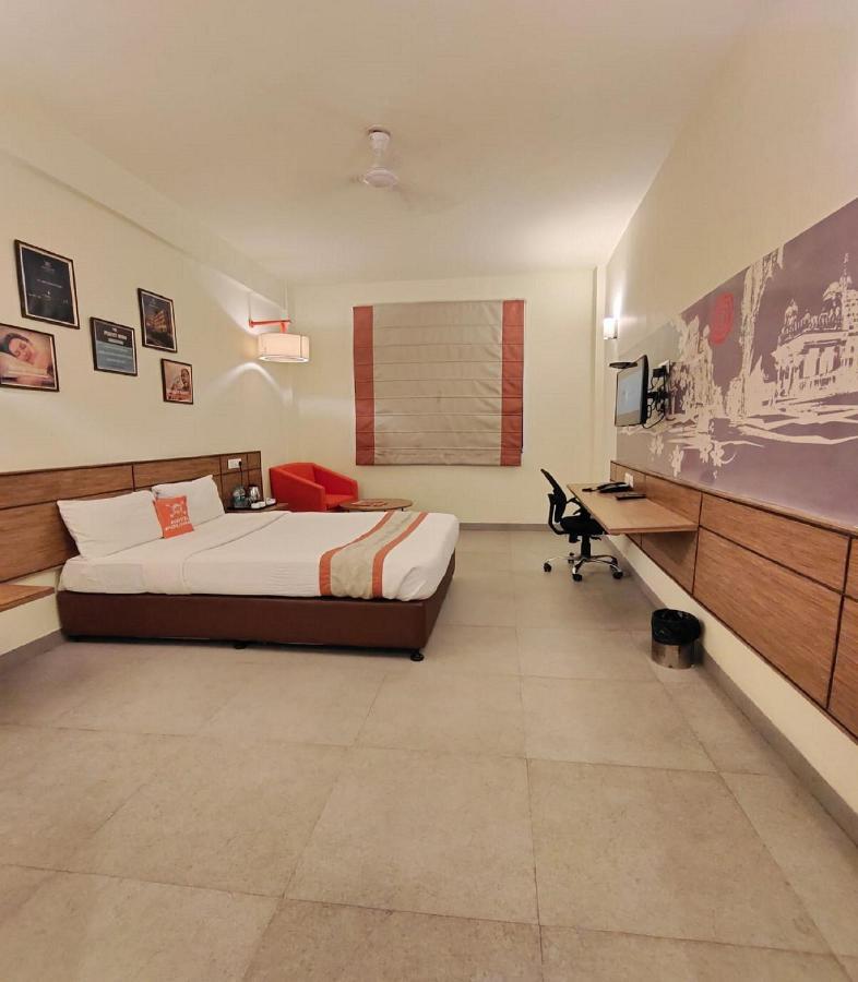 Max Hotels Jabalpur Exterior foto